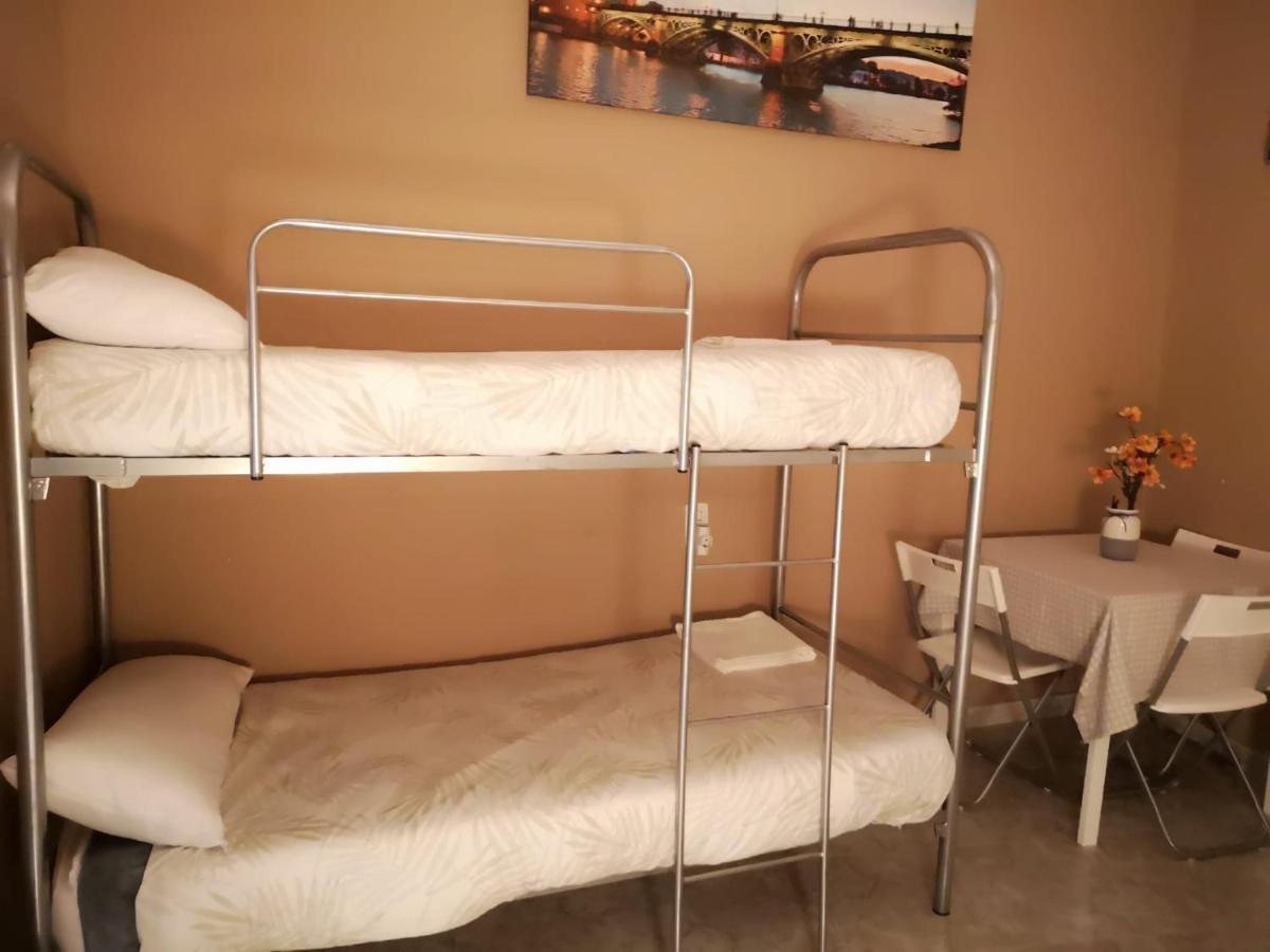 La Maestranza Apartment Rooms Sewilla Zewnętrze zdjęcie